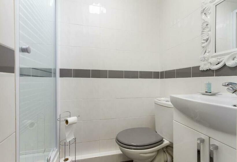 Номер Стандарт, Adelaide Lodge   Town Centre   Opposite Winter Gardens