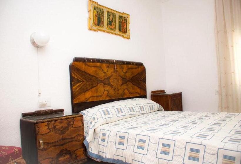 Standard room with outdoor bath, Casa Marifina