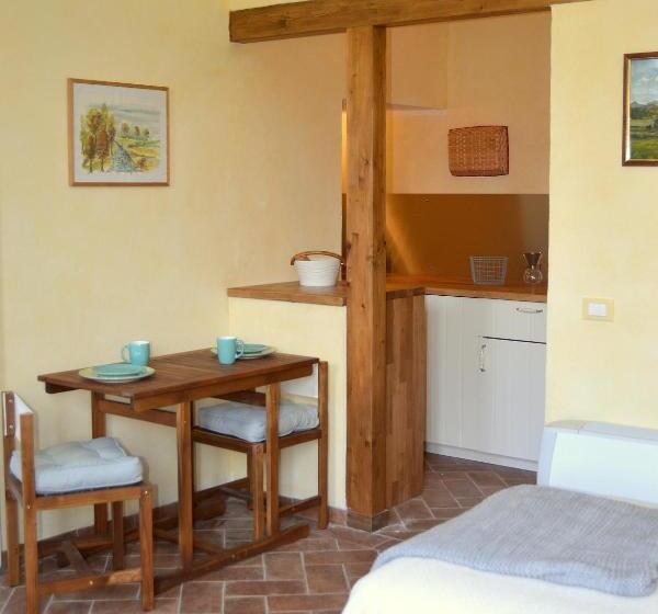 Студия Стандарт, Agriturismo Borgo San Francesco