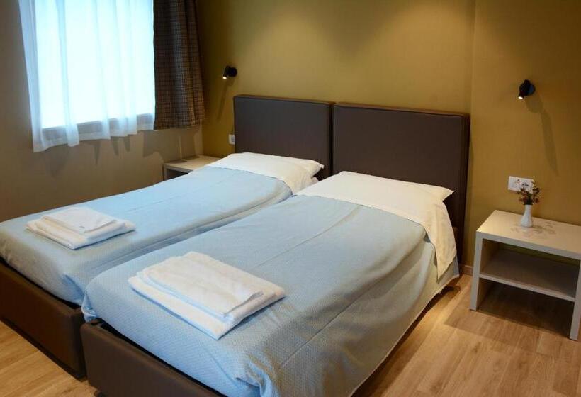 اتاق استاندارد چهار تخته, Casa Baldelli