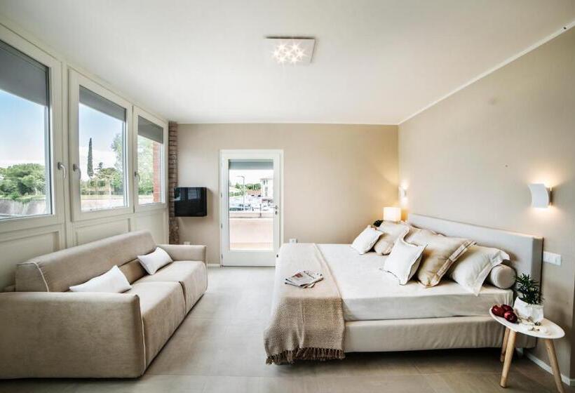 Номер Стандарт Вид на Озеро, Riviera Carducci Rooms