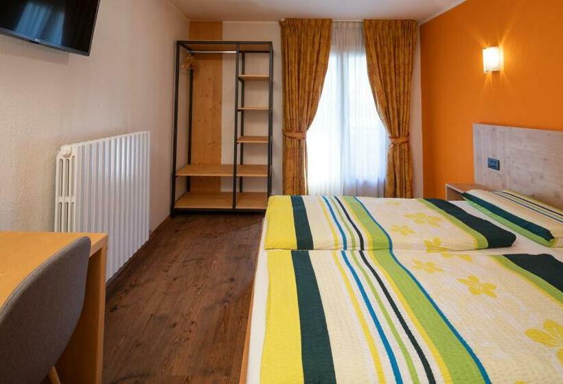 バルコニー付きスタンダードルーム, Engadina B&b