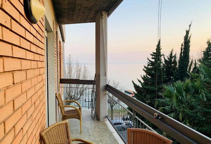 Апартаменты 1 Спальня с Балконом, Front Lake Apartment Bardolino