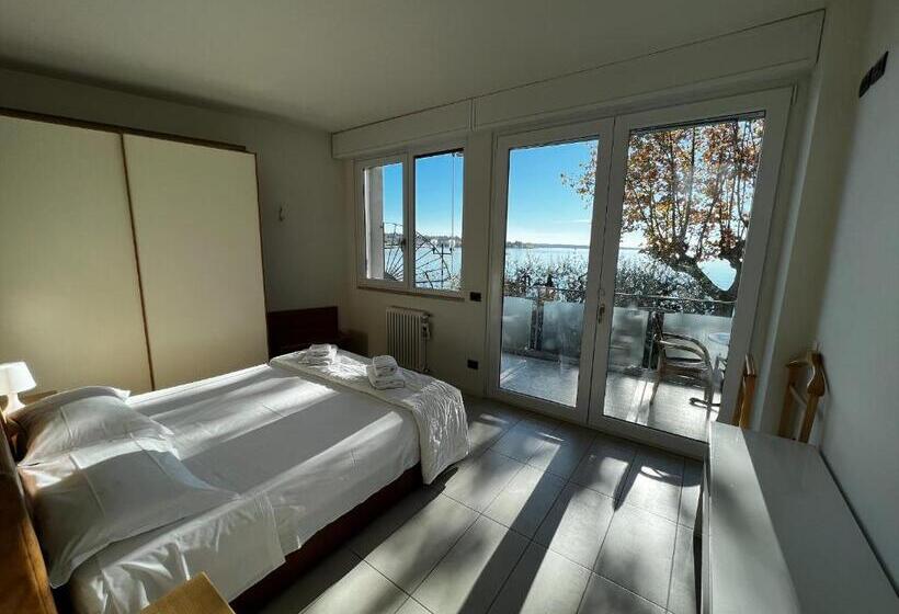 Апартаменты 1 Спальня с Видом, Front Lake Apartment Bardolino