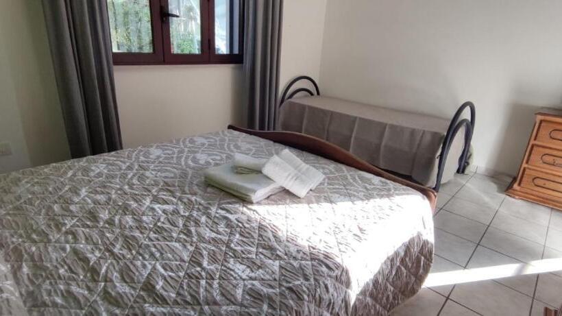 Номер Стандарт Вид на Сад, La Palma Residence Torre San Giovanni
