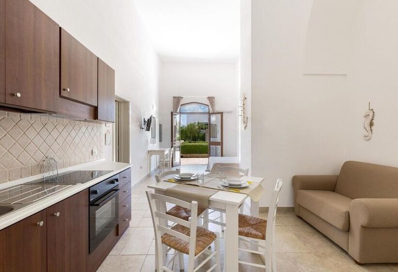 Студио Стандарт Вид на Бассейн, Mediterranea Residence