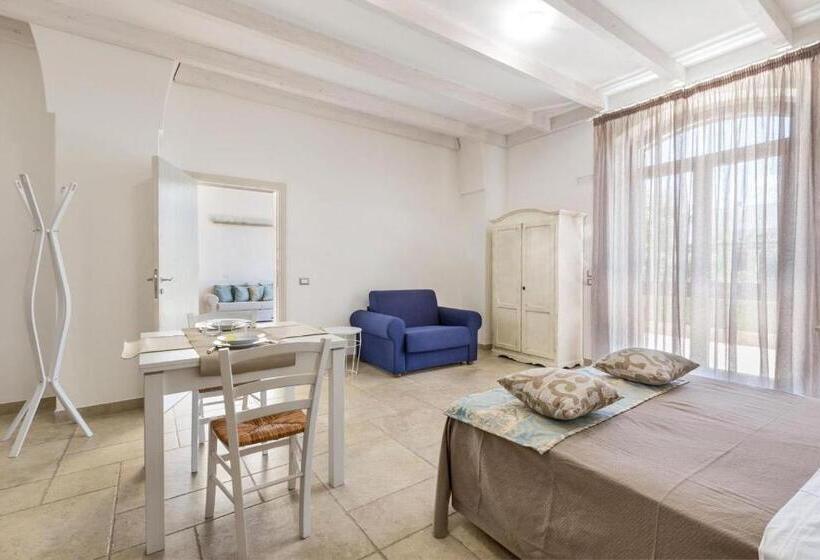 Студио Стандарт Вид на Бассейн, Mediterranea Residence