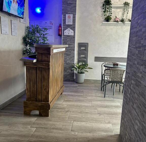 اتاق استاندارد با وان آب گرم, Roomyitalia   Guest House Il Faraone