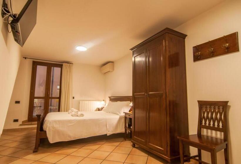 اتاق استاندارد با بالکن, Umbrian Concierge   Alla Rocca