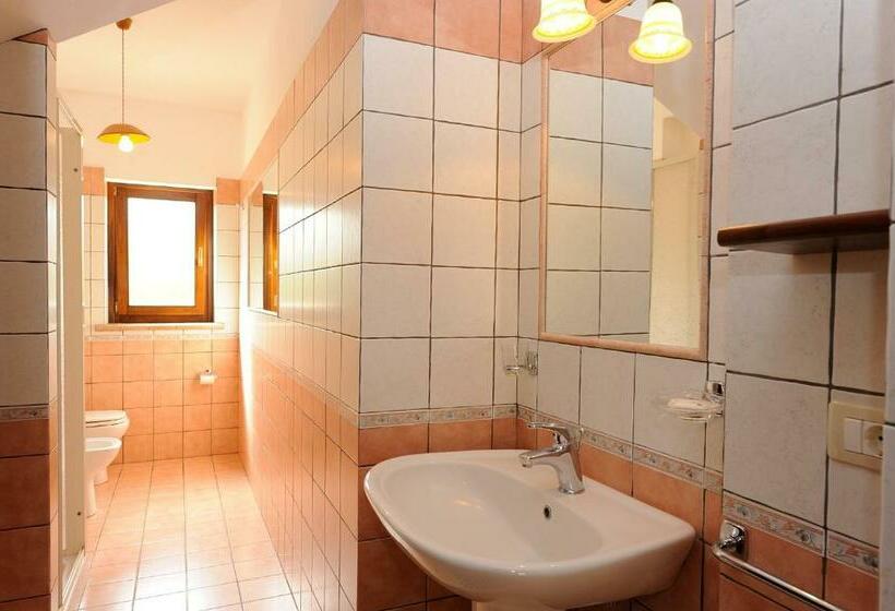 Апартаменты Внутренние 1 Спальня, Agriresidence L Antica Fattoria   Sul Lago