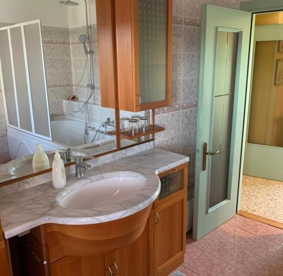 Апартаменты 2 Спальни с Балконом, Residence Delle Rose