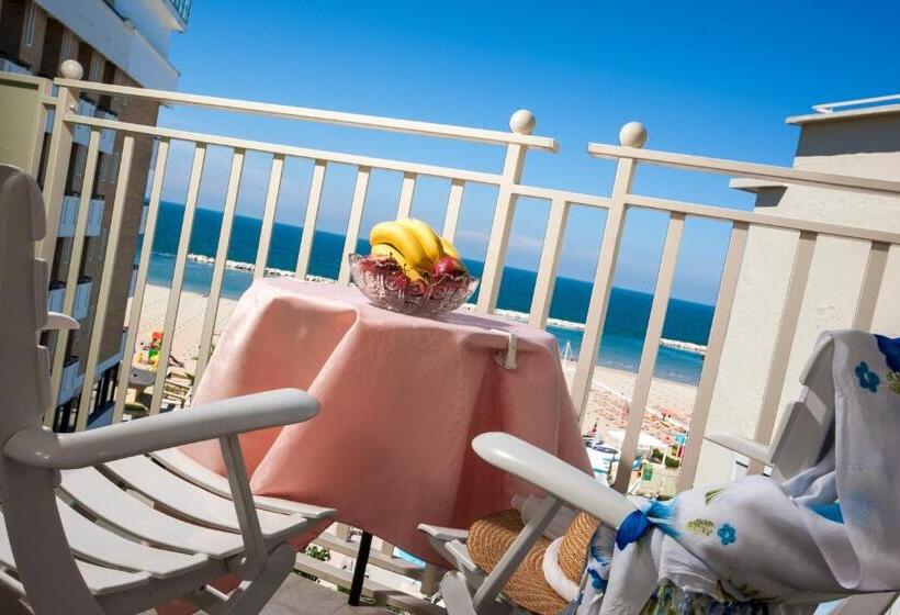 オーシャンビューバルコニー付きワンベッドルームアパートメント, Beach Residence
