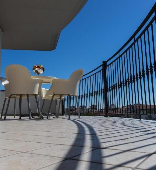 Апартаменты 2 Спальни, Residence Il Girasole 1