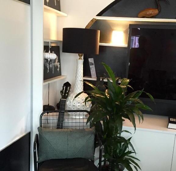 2 Bedroom Suite, Quai 17 Maison D Hôtes