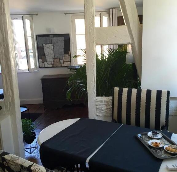 2 Bedroom Suite, Quai 17 Maison D Hôtes