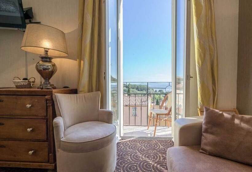 Четырехместный Номер Стандарт, Restaurant Bellevue