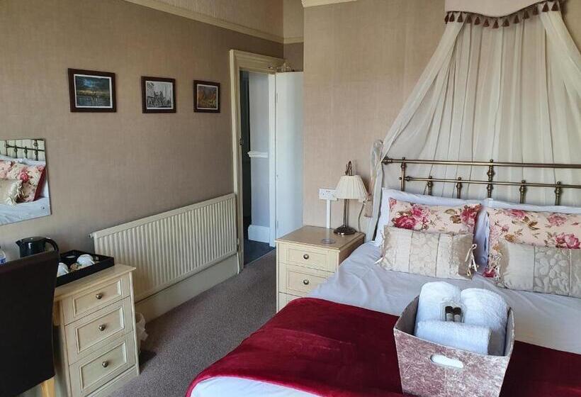 اتاق لوکس با تخت بزرگ, The Braemar Southport