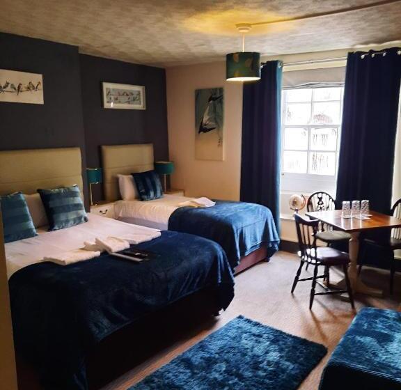 Семейный Номер, The Coach And Horses Inn