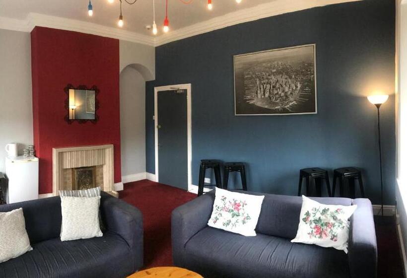 מיטה בחדר משותף, Newcastle House Rothbury