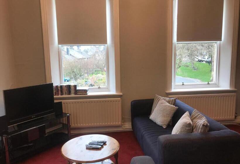 공동 객실, Newcastle House Rothbury
