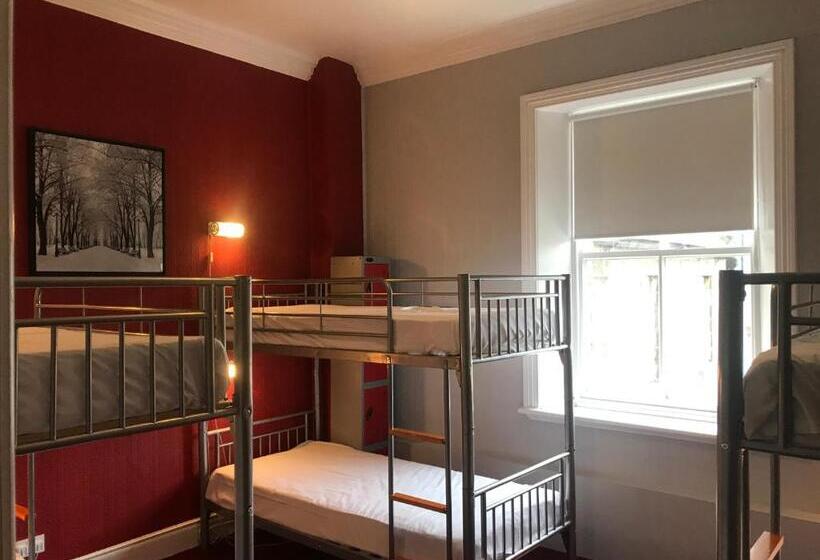 מיטה בחדר משותף, Newcastle House Rothbury