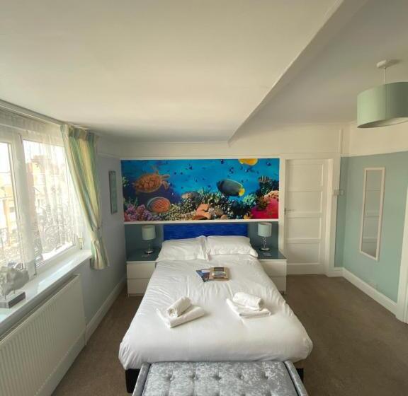 Семейный Номер, The Bayridge Guest House