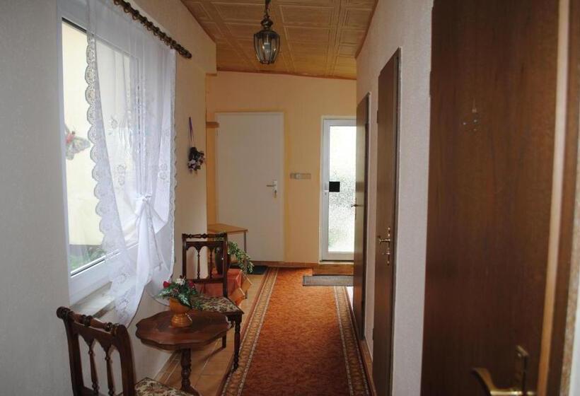 Standard room with outdoor bath, Guest House Mückenheim