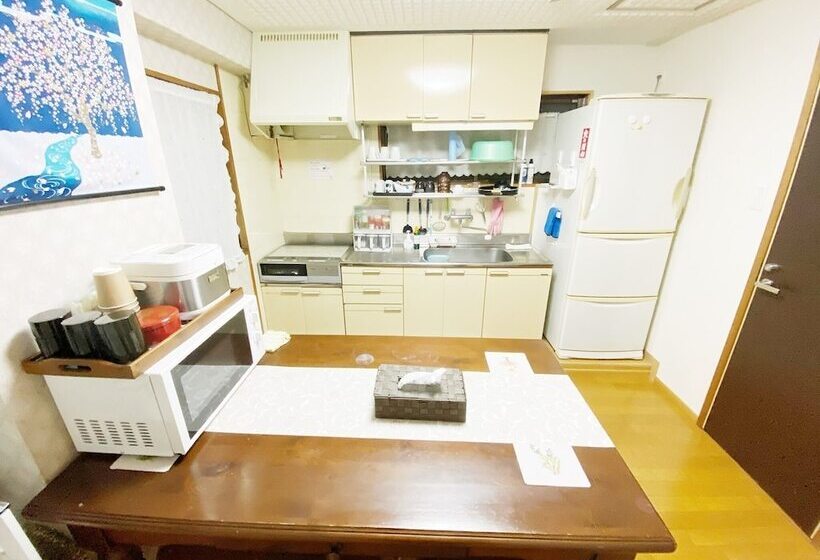 اتاق خانوادگی, Guesthouse017徳島個室 飲食街中心 阿波踊り会館7分 文理&徳島大学 アスティとくしま車8分