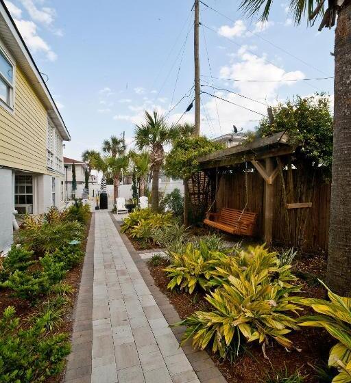 آپارتمان 1 خوابه با چشم‌انداز باغ, Georgianne Inn & Suites Check In 212 Butler Ave