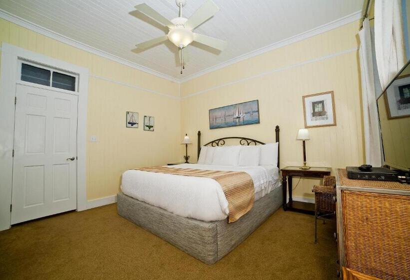 آپارتمان 1 خوابه با تراس, Georgianne Inn & Suites Check In 212 Butler Ave