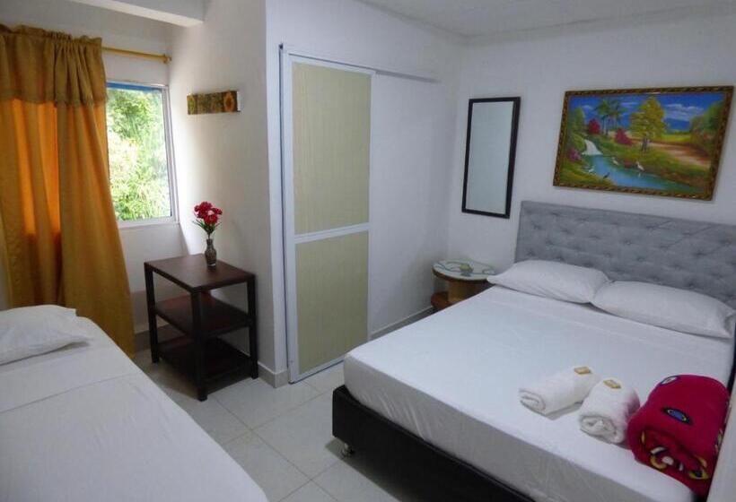스탠다드 트리플 룸, Hostal Alto De La Montaña