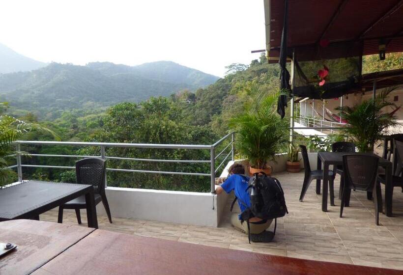 스탠다드 트리플 룸, Hostal Alto De La Montaña
