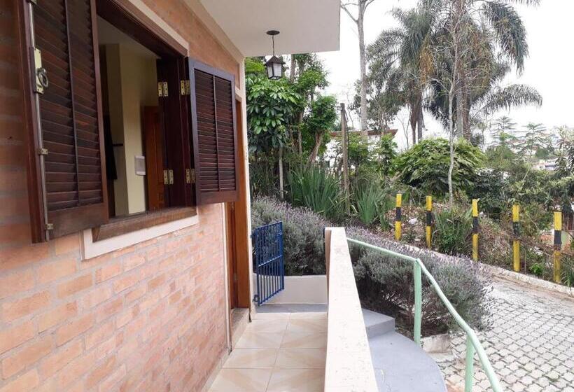 샬레, Pousada Vila Rica