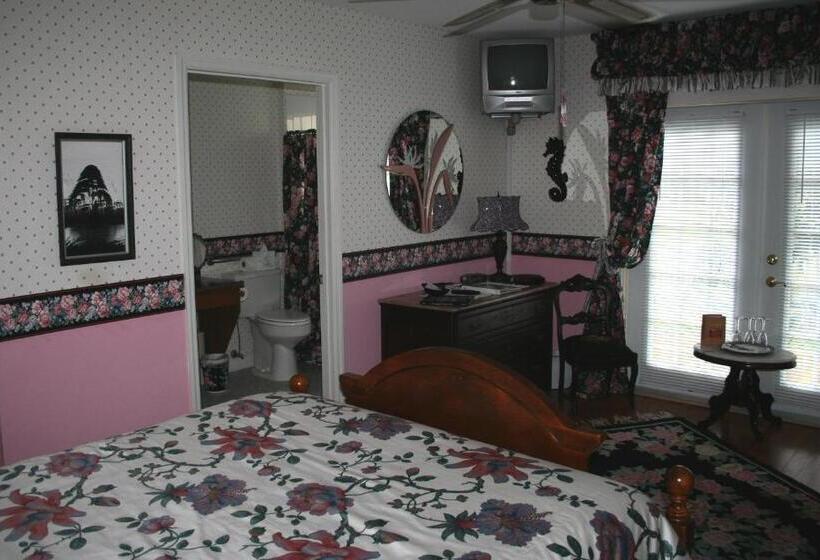 장애인을 위한 퀸사이즈 스탠다드 룸, Heron Cay Lakeview Bed & Breakfast