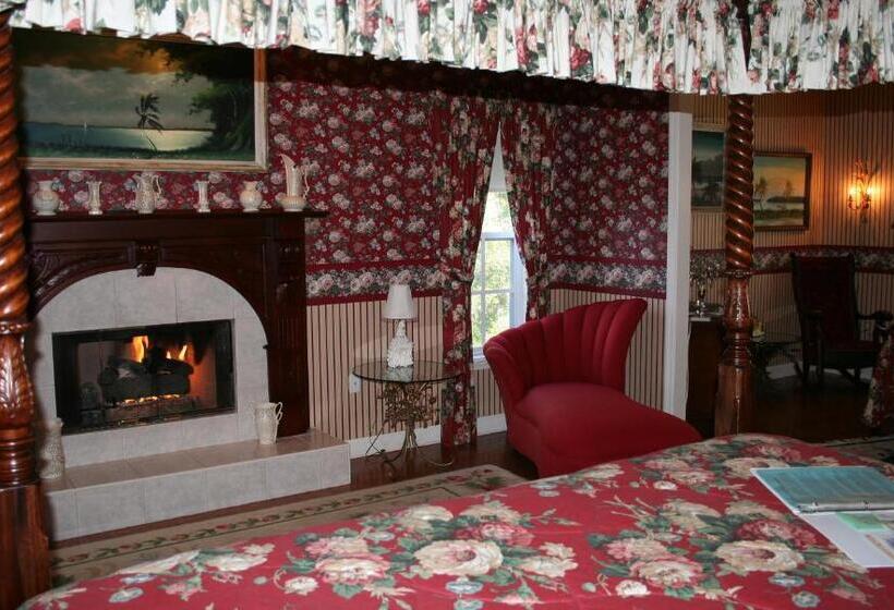 수피리어 스위트, Heron Cay Lakeview Bed & Breakfast
