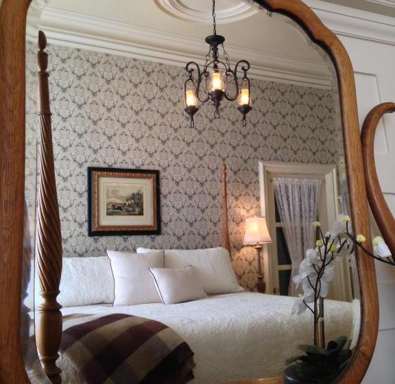 Люкс Deluxe Кровать Кинг, The Foxglove Inn