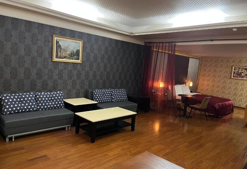 اتاق لوکس, Hua Xiang Motel   Fengshan