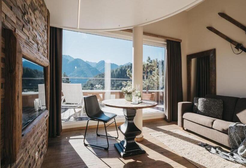 2 Bedroom Premium Apartment with Views, Vaya Terrazena Serfaus