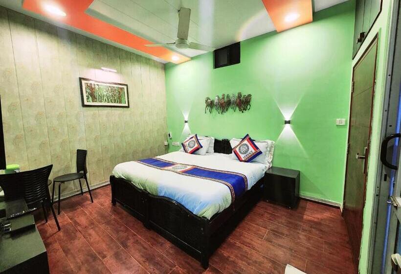 Номер Стандарт с Террасой, Shaleen Elegance Homestay Nakki Lake 400 Meters