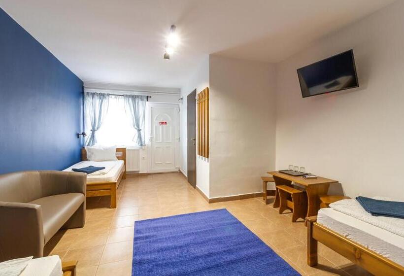 Quarto Triplo Deluxe, Airport Károly Centrál