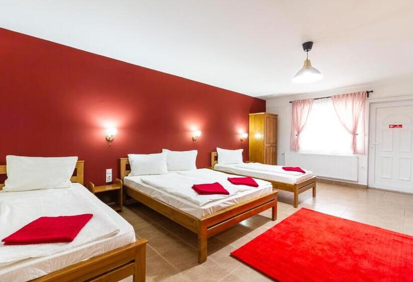Quarto Familiar Deluxe, Airport Károly Centrál