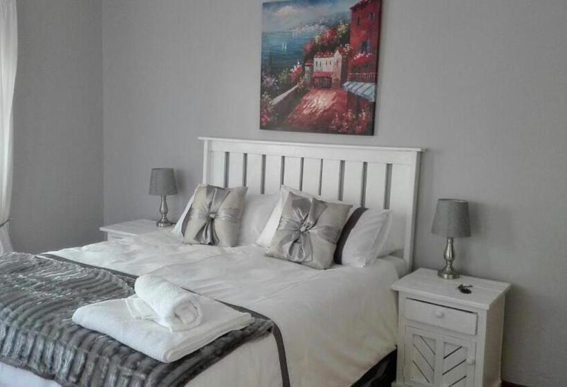 Номер Deluxe, Versailles B And B