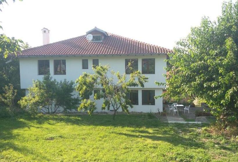 Трехместный Номер Классика, Fenix Rooms