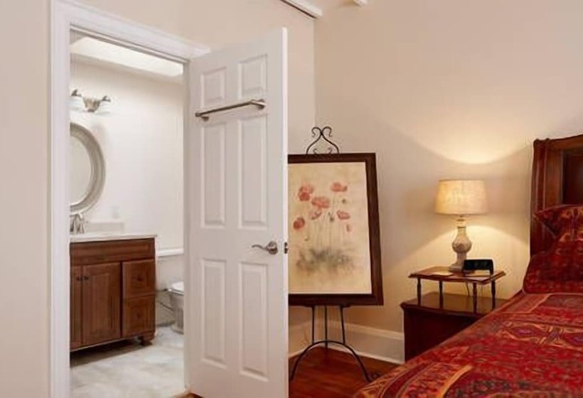 Люкс, Cheltenham Suites