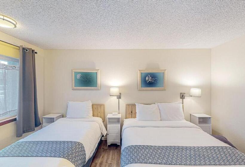 Студия Deluxe, Lamplighter Inn