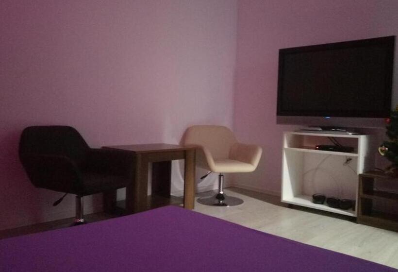 اتاق سوپریور, Hello Villa