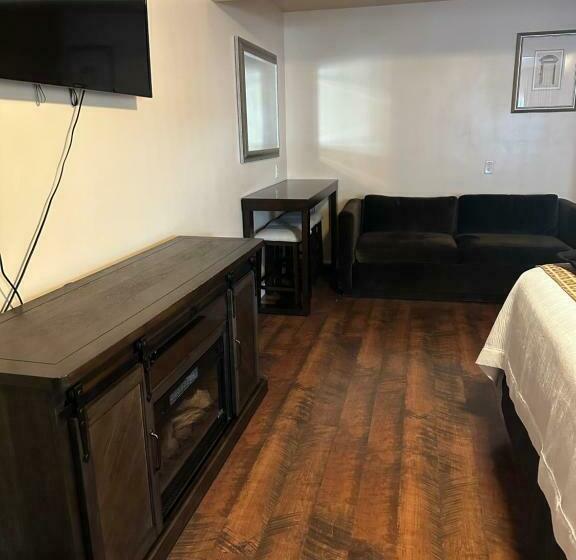 带大床的复式套间, Abram Inn & Suites