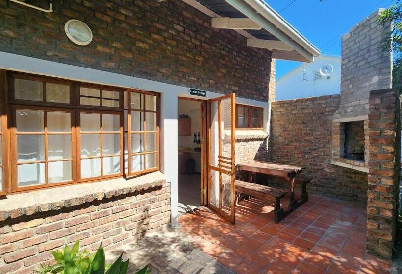 Семейный Номер, Country Village