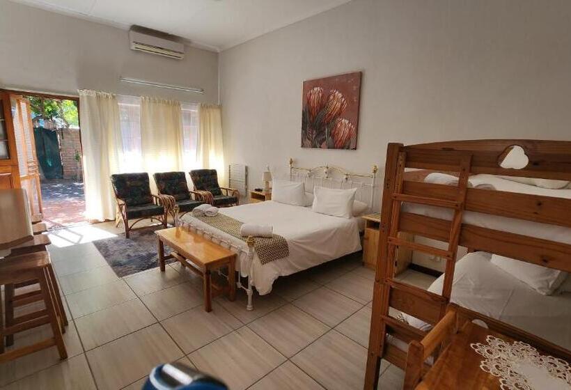 Семейный Номер, Country Village