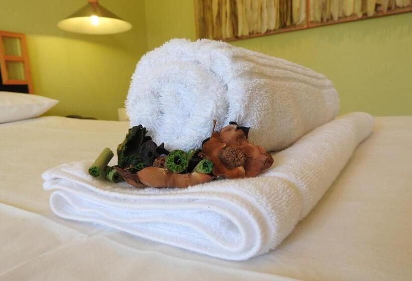 اتاق لوکس, Willow Place Guest House